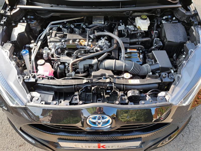 Toyota Yaris 1.5 HYBRID ICONIC - photo 17