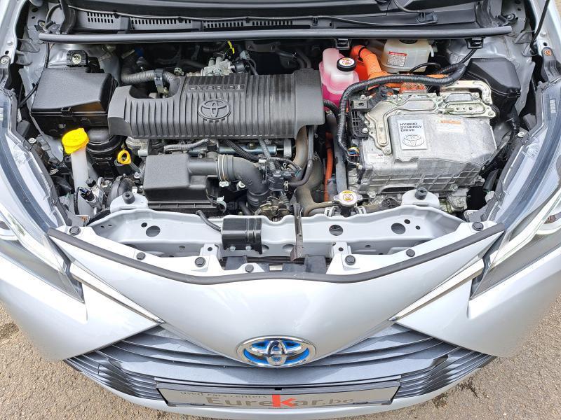 Toyota Yaris 1.5 HYBRID Y20 E-CVT - photo 18